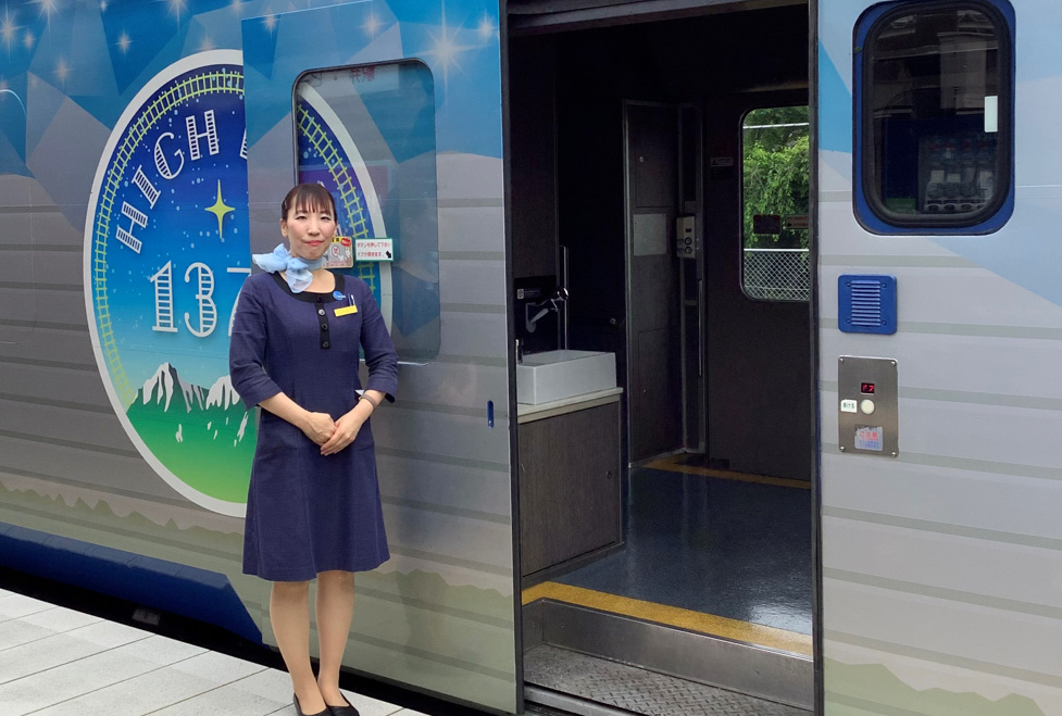 お客さまをお出迎え